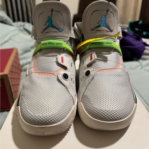 Jordan 33s size 5 great condition